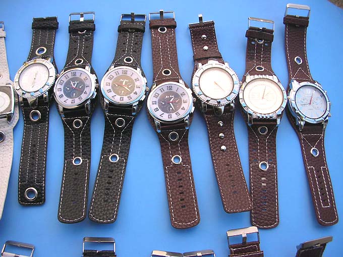 wide-band-large-face-watch100c