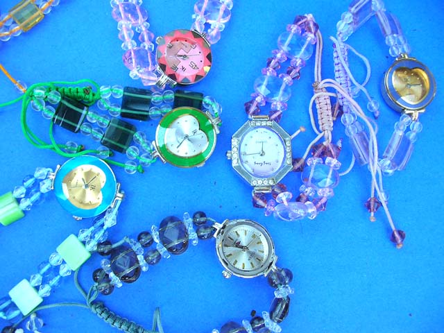 lady-watches-21c