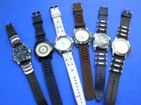 Unisex fashion watches with faux leather wrist bands in trendy design