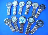 Casual fashion mens wrist watch in silver 