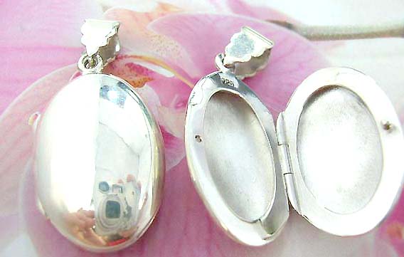  Accessories online wholesale - Classic oval shaped sterling silver locket pendant          