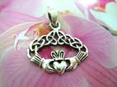 925. sterling silver pendant in Claddagh design