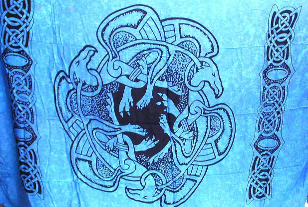 A flower Celtic knot with decor each side          