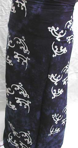 Assorted pattern design in green and purple color, randomly pic