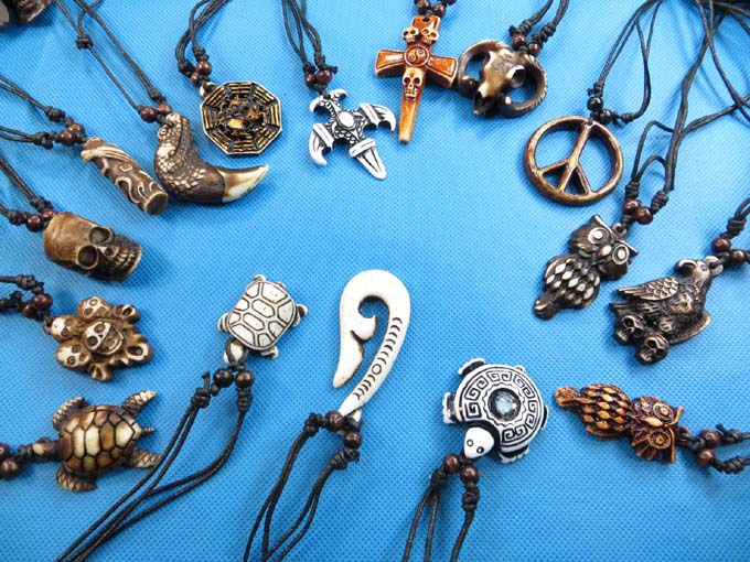 costume-jewelry-necklace-1a