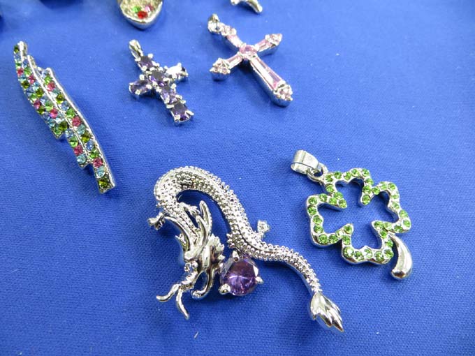 cz-pendants-18d
