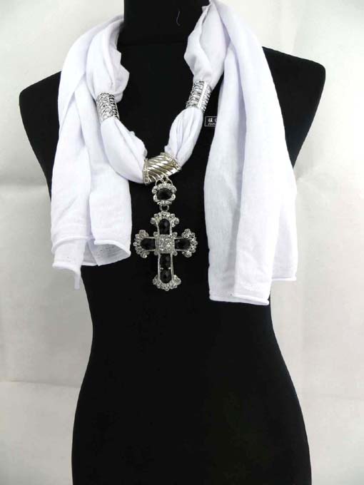 necklace-scarf-13a