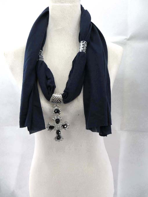 necklace-scarf-13b