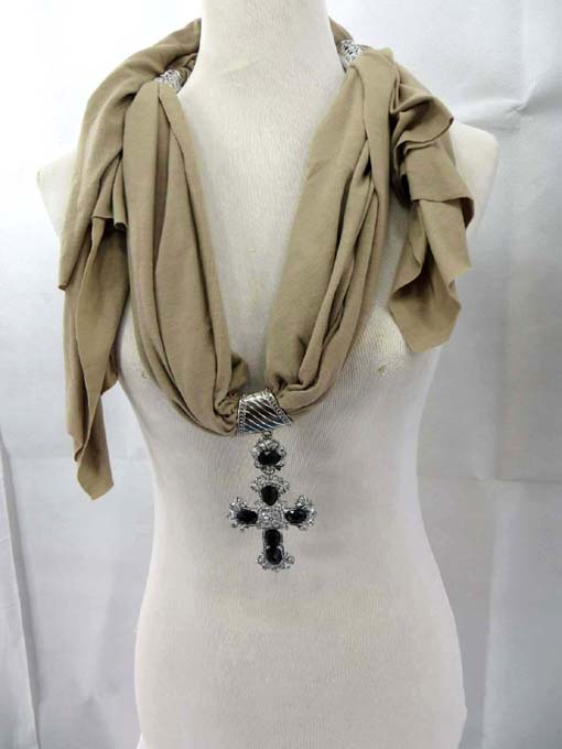 necklace-scarf-13c