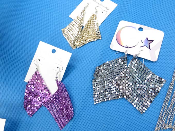 soft-metal-earrings-1e