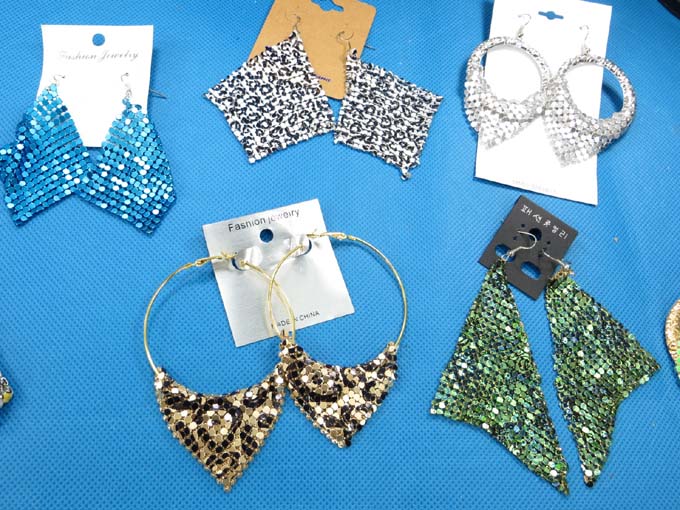 soft-metal-earrings-1f