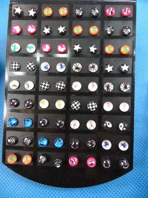 stainless-steel-logo-ear-studs-1a