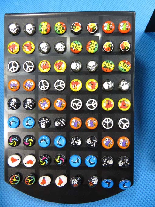 stainless-steel-logo-ear-studs-1b