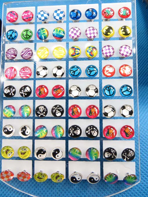 stainless-steel-logo-ear-studs-1c