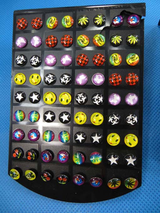 stainless-steel-logo-ear-studs-1e