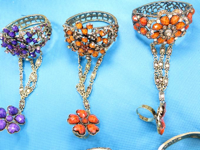 vintage-armor-slave-bracelet-1y