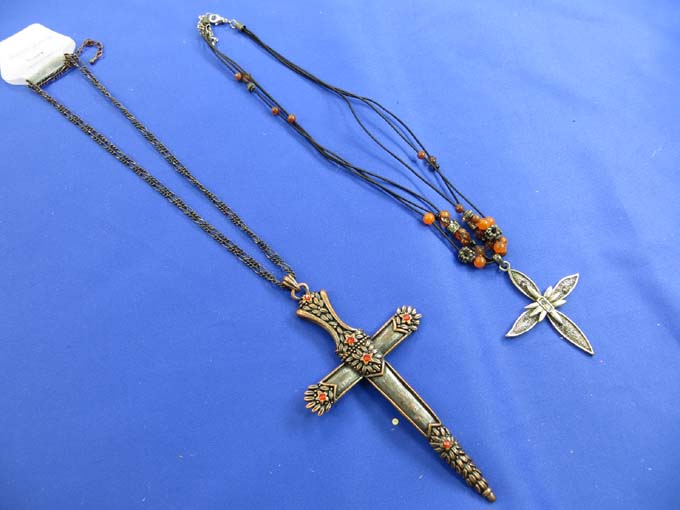vintage-cross-necklace-1