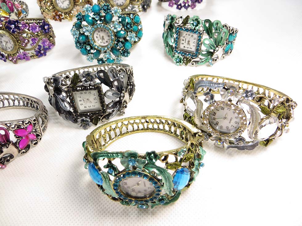 vintage-retro-watch-crystal-enamel-bangle-4d