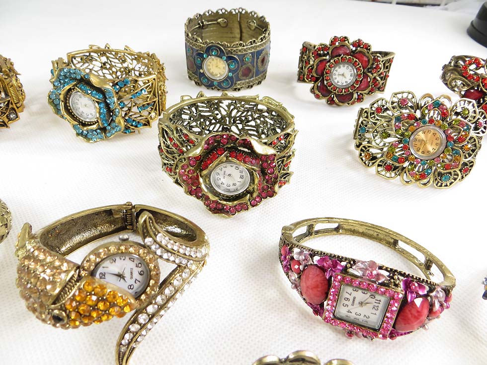 vintage-retro-watch-crystal-faux-gemstone-bangle-2e