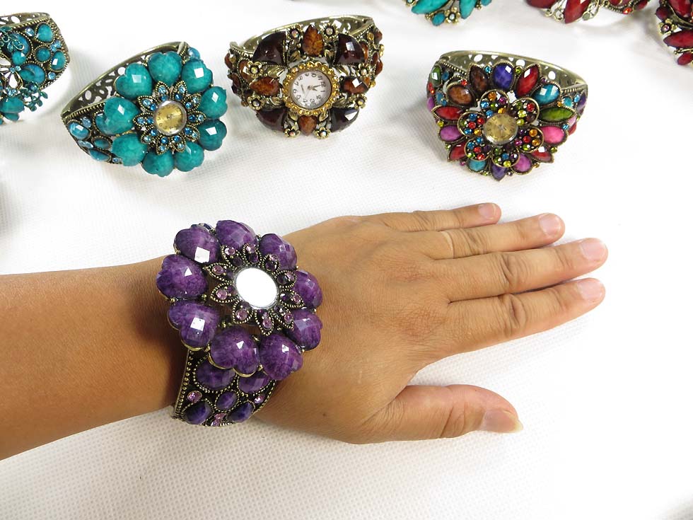 vintage-retro-watch-crystal-faux-gemstone-bangle-3j