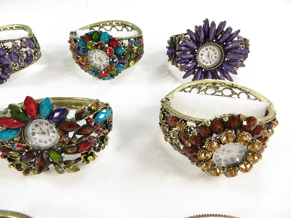 vintage-retro-watch-crystal-faux-gemstone-bangle-3l