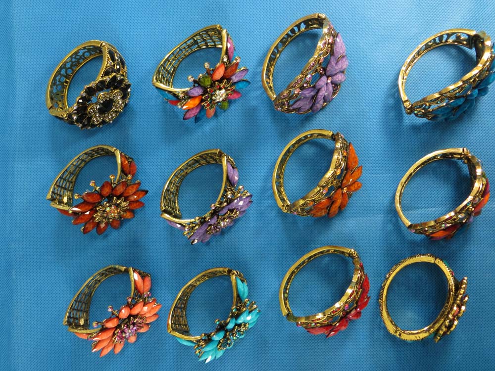 vintage-bangle-72f