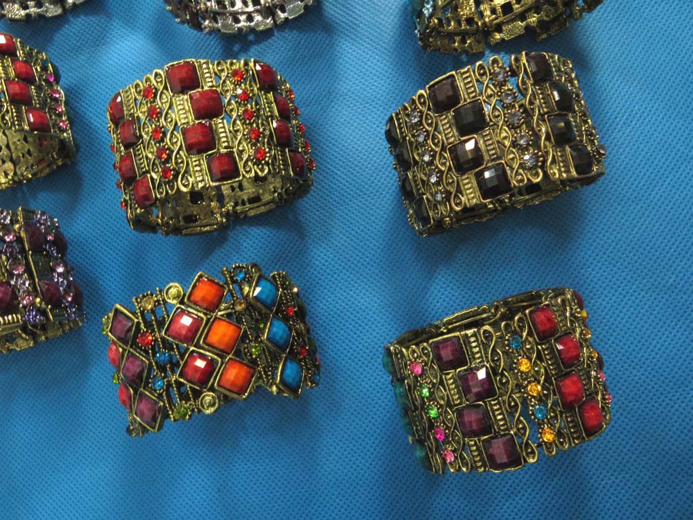 vintage-bangle-74c