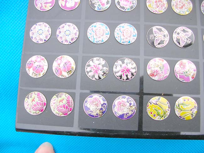 enamel-studs-earrings-1d