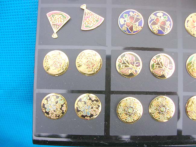 enamel-studs-earrings-2d