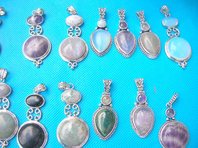 genuine-gemstone-pendants-mix-1g