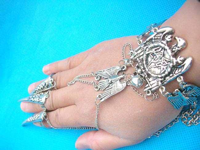 gothic-slave-bracelet-1b