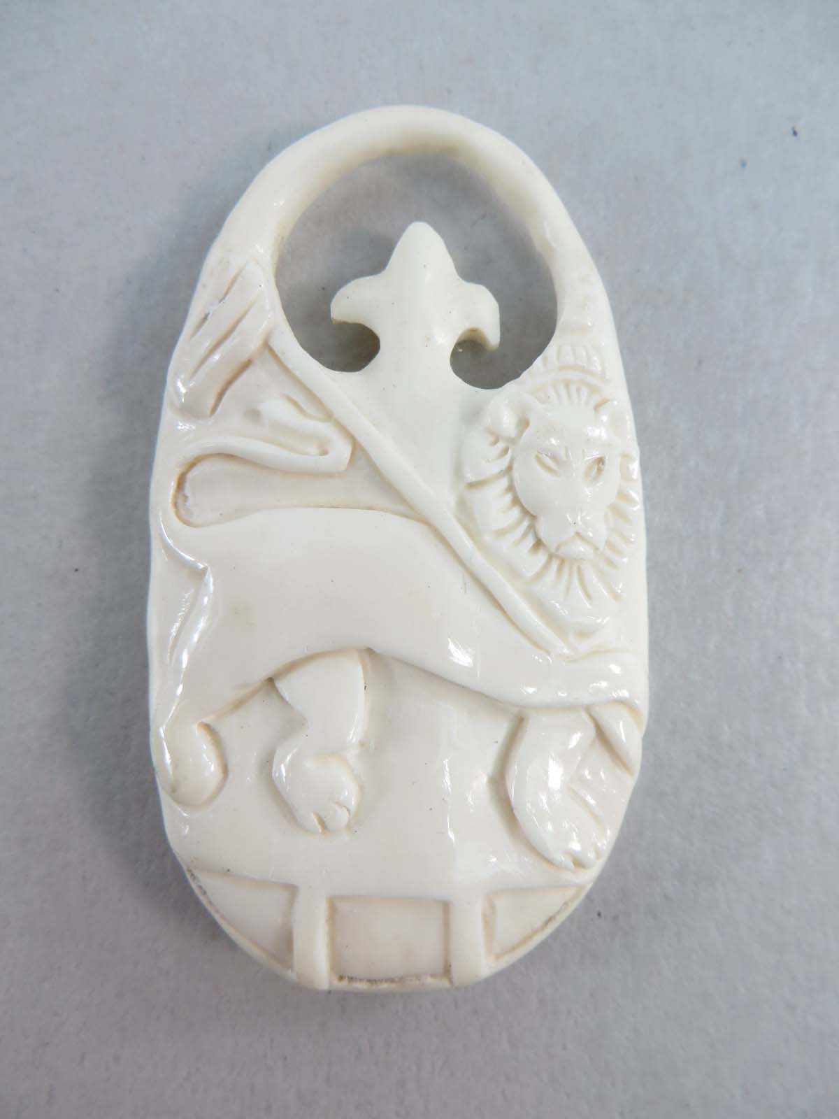 pendant02a