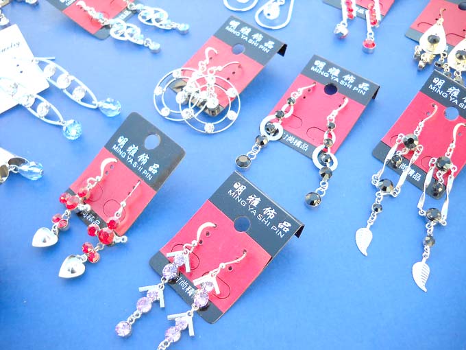 Assortment of cut faced rhinestone gift fish hook earring, Wholesale fashion jewelry