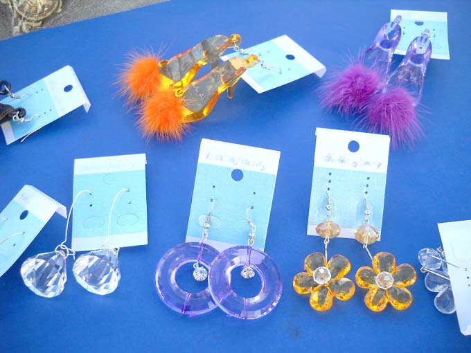 Assortment of fine fashion plastic shape bead with clear cz design