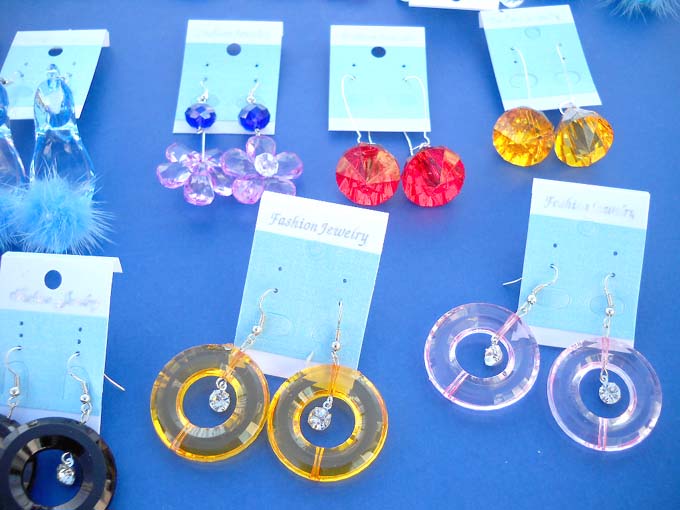 Assortment of fine fashion plastic shape bead with clear cz design