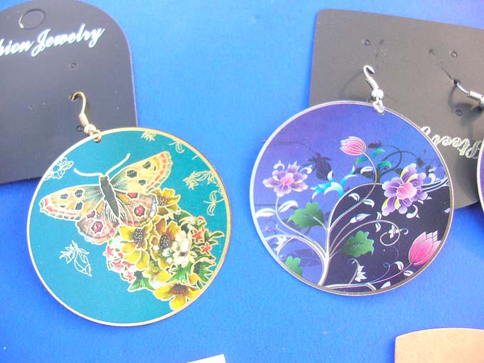 dangle-pierced-hook-earrings-1i-painted-flower-butterfly