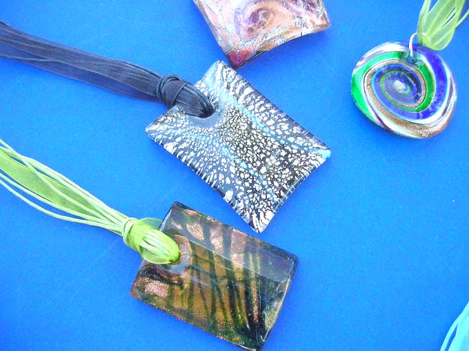 lampwork-murano-glass-necklace-1fpendant-with-ribbon-cord