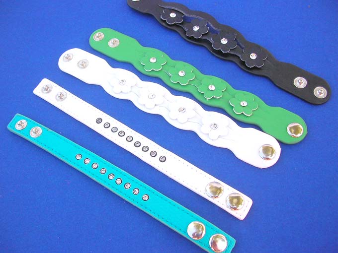 leather-button-bracelet-1