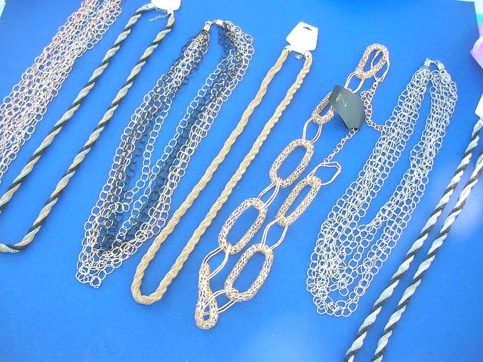 long-bold-necklace-1a