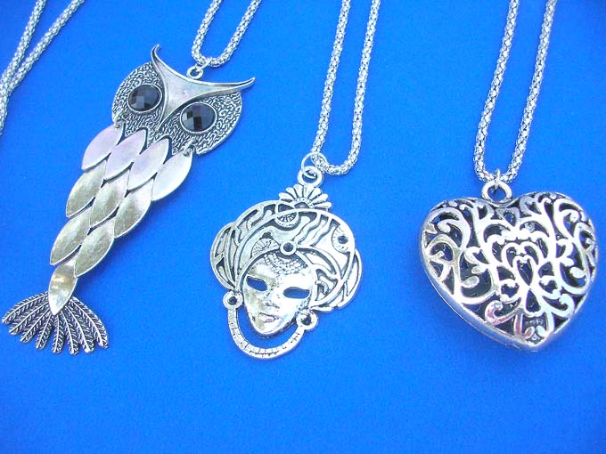 long-chain-pendant-necklace-1b