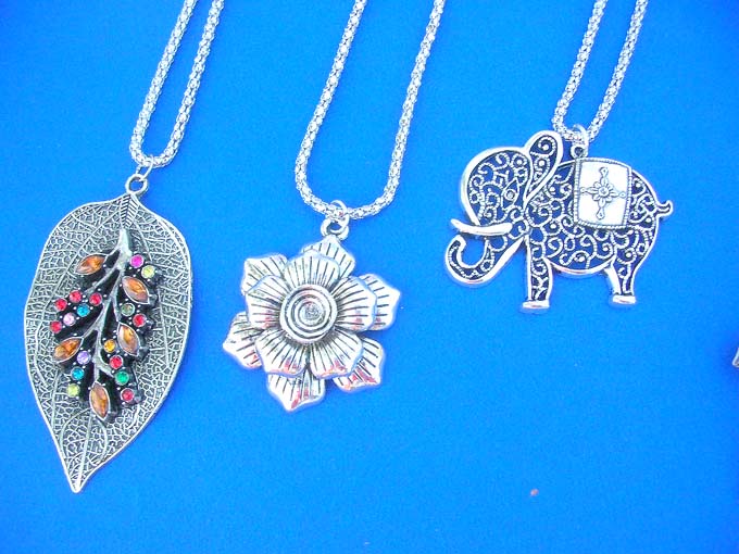 long-chain-pendant-necklace-1d