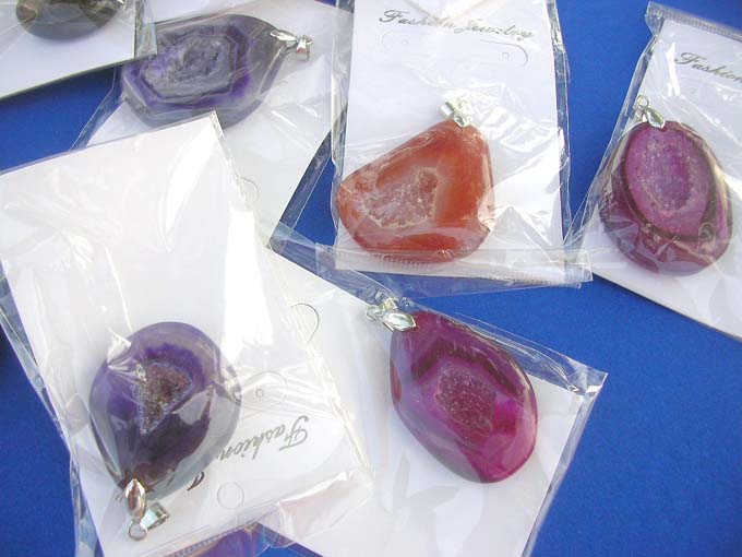 semi-precious-rock-pendant-2c-rough-cut