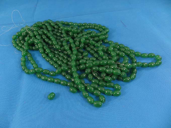green-glass-bead-string-1a