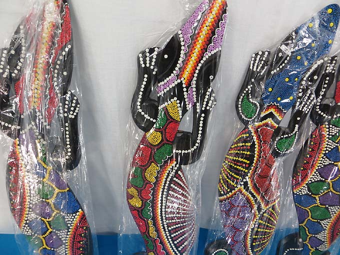 thousand-dot-wall-art-gecko-1-meter-b