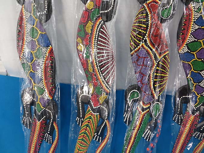 thousand-dot-wall-art-gecko-1-meter-e