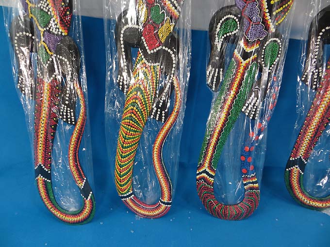 thousand-dot-wall-art-gecko-1-meter-f