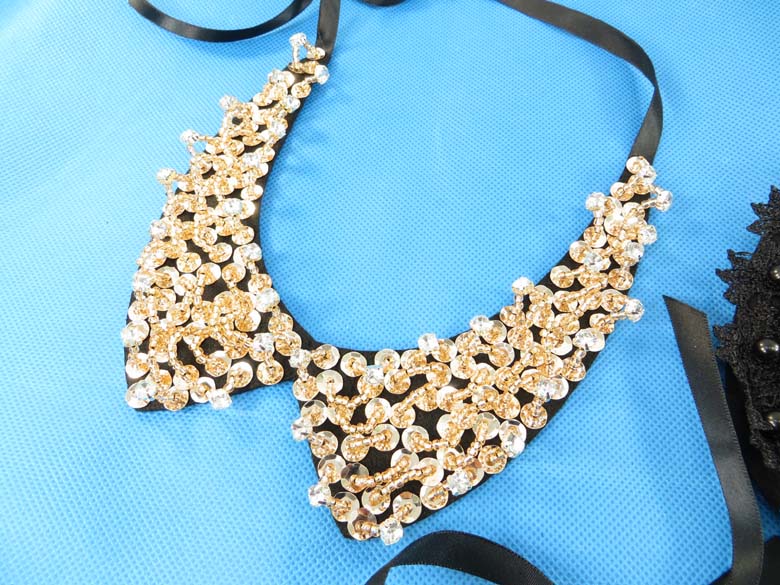 collar-necklaces-black-2d