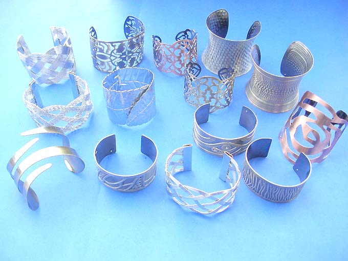 antique-style-bangle-bracelets-100j
