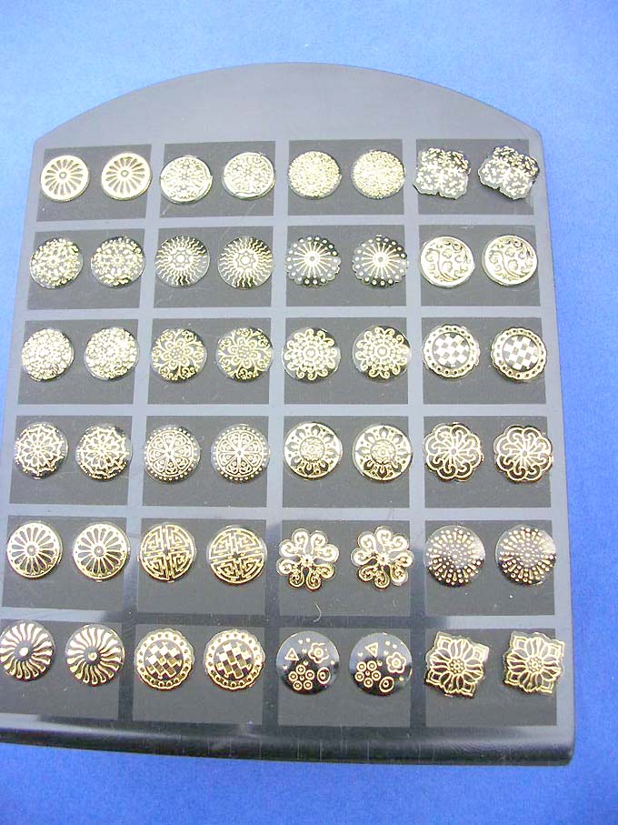 enamel-studs-earrings-8a