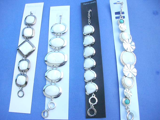 fashion-bracelets-103a-white-shell